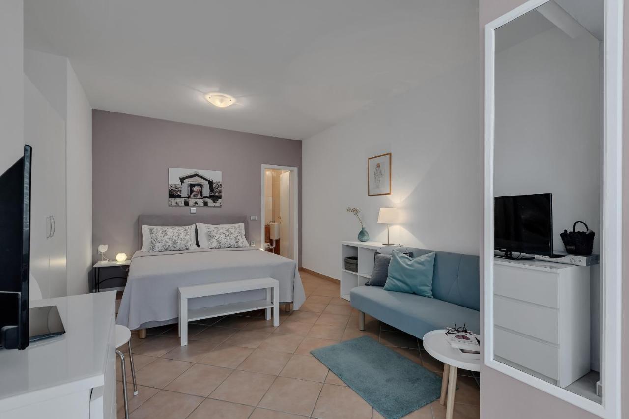 Apartments Divna Baška Voda Extérieur photo