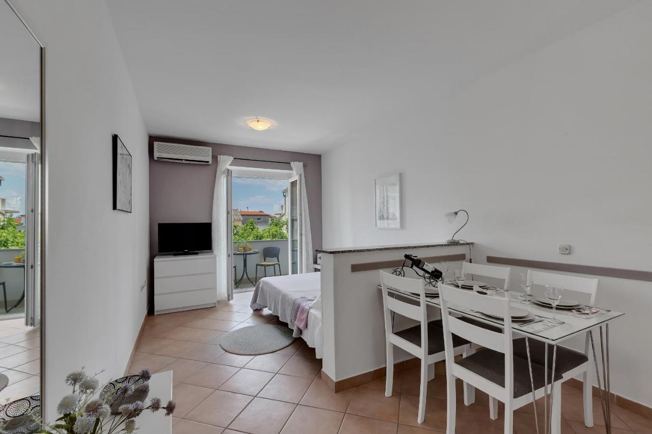 Apartments Divna Baška Voda Extérieur photo