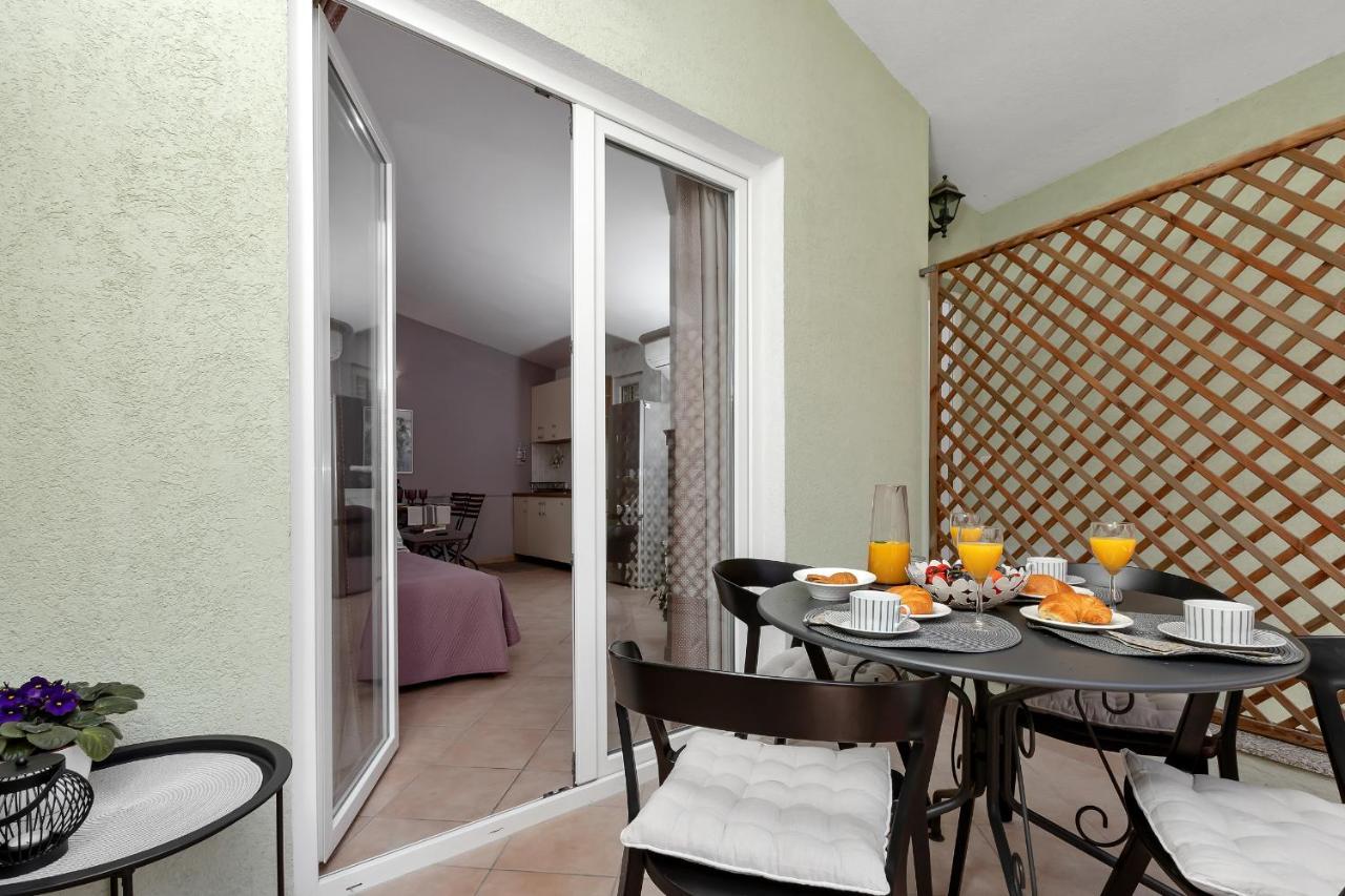 Apartments Divna Baška Voda Extérieur photo