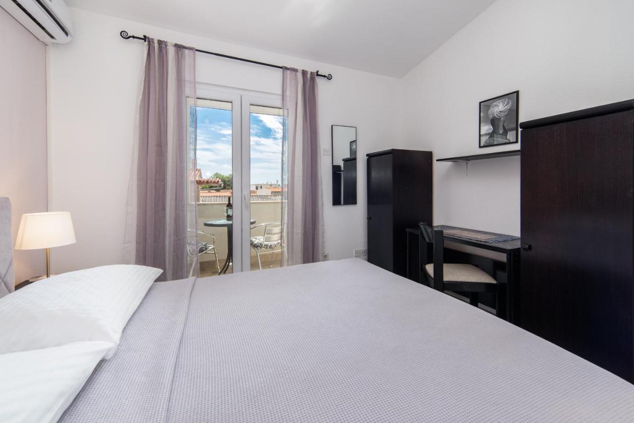 Apartments Divna Baška Voda Extérieur photo