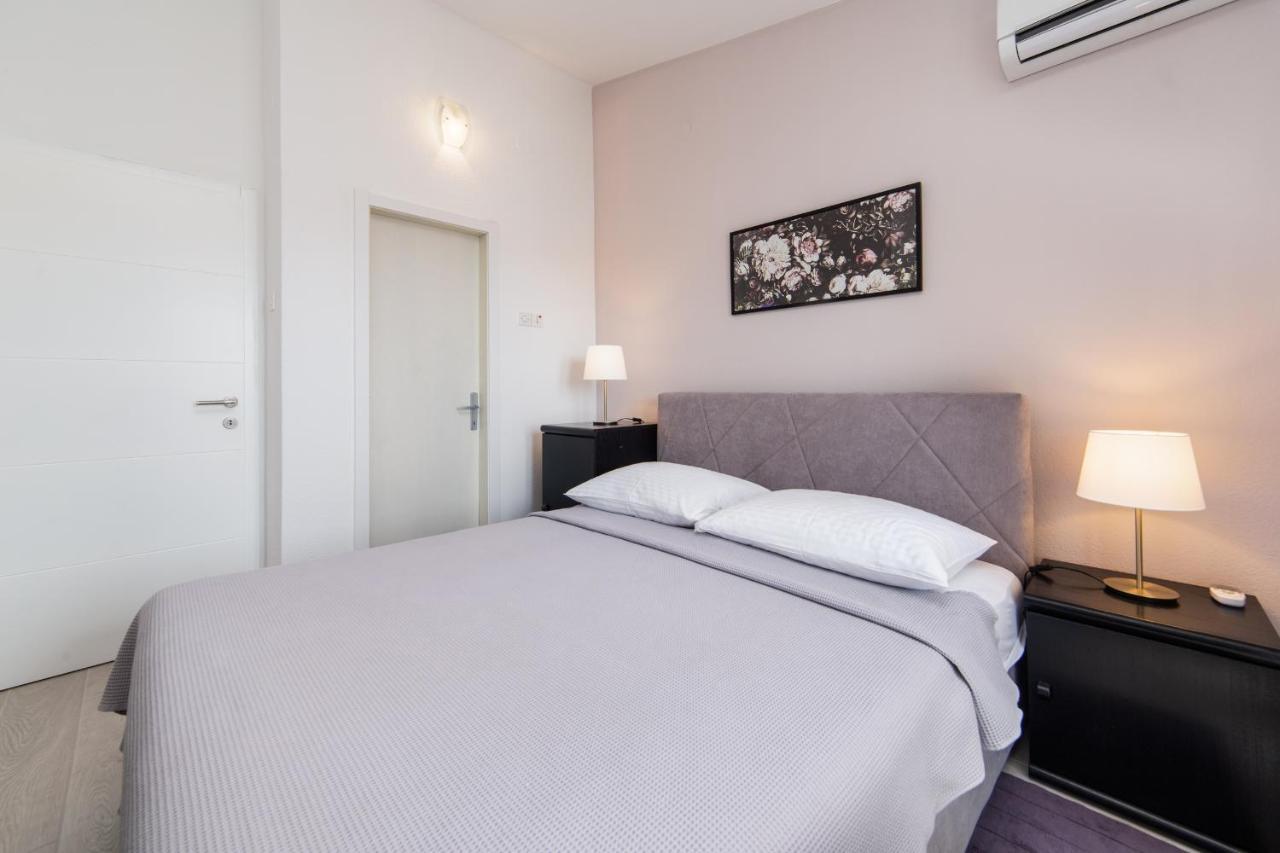 Apartments Divna Baška Voda Extérieur photo