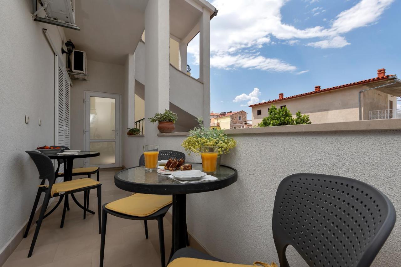 Apartments Divna Baška Voda Extérieur photo