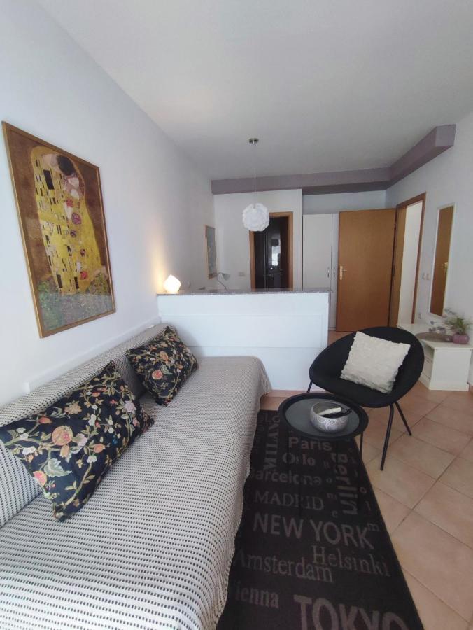 Apartments Divna Baška Voda Extérieur photo