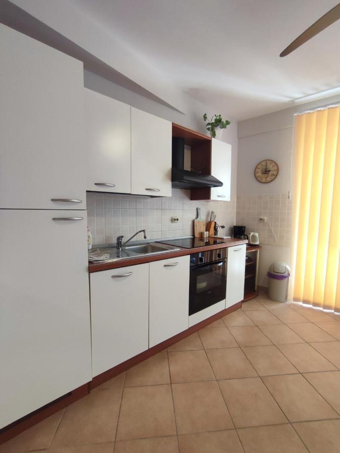 Apartments Divna Baška Voda Extérieur photo