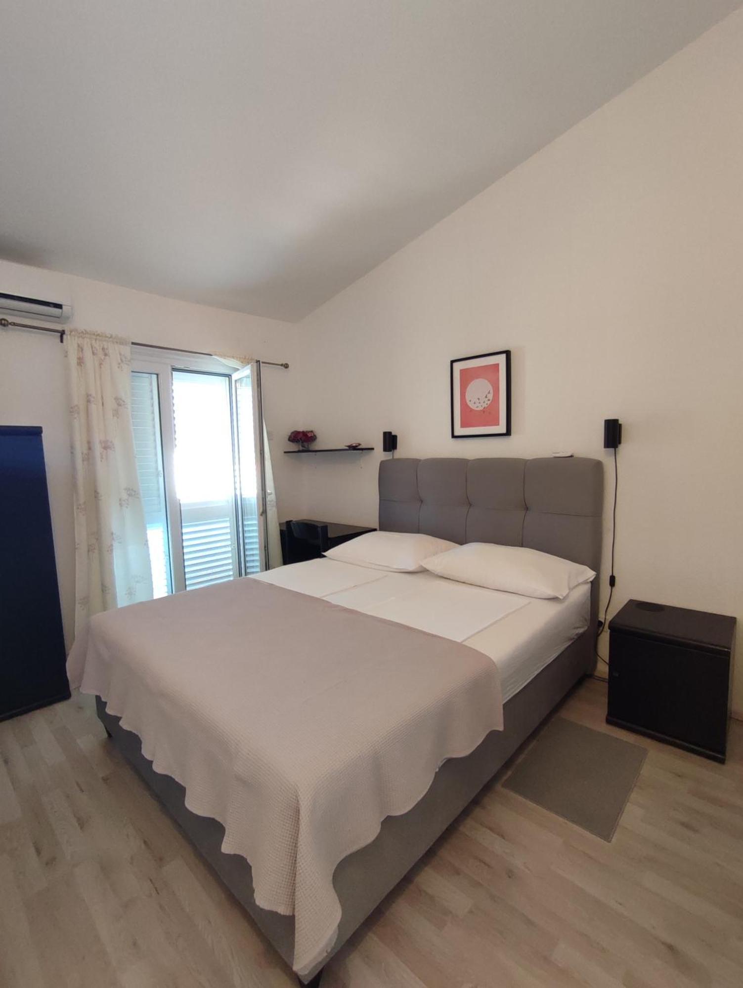 Apartments Divna Baška Voda Extérieur photo