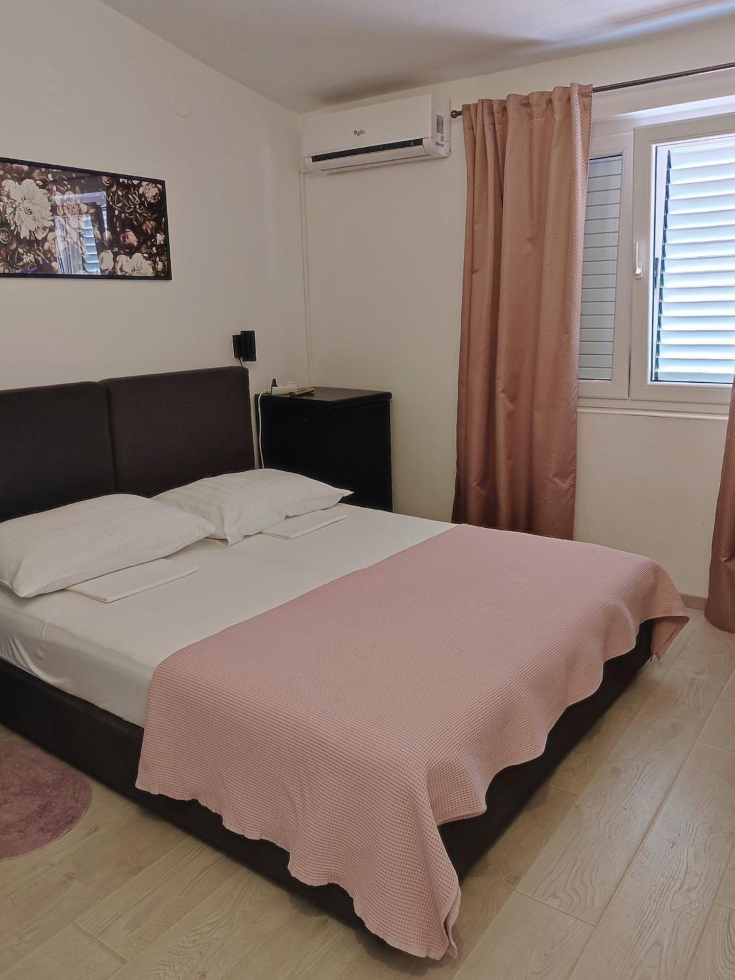 Apartments Divna Baška Voda Extérieur photo