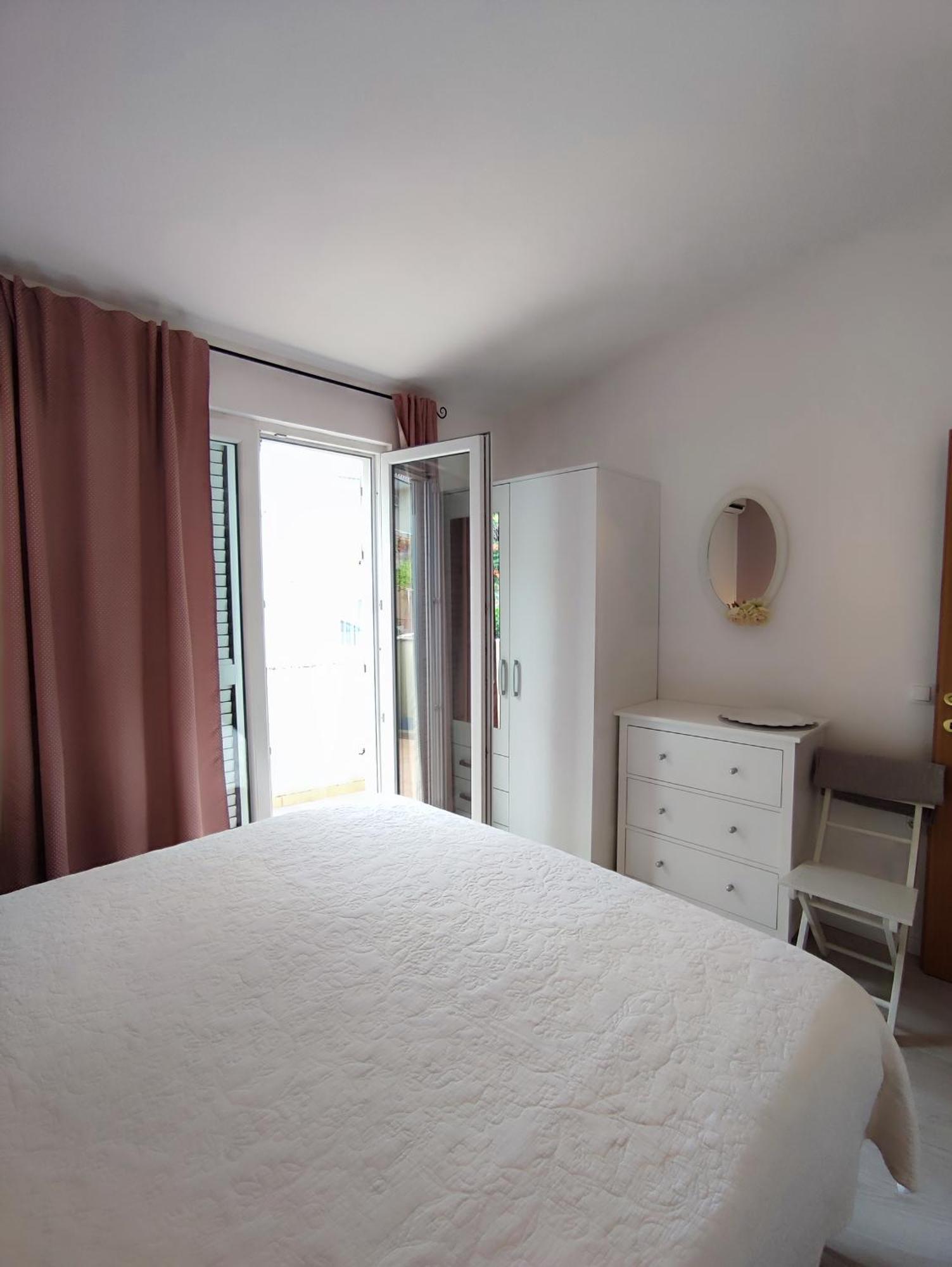 Apartments Divna Baška Voda Extérieur photo
