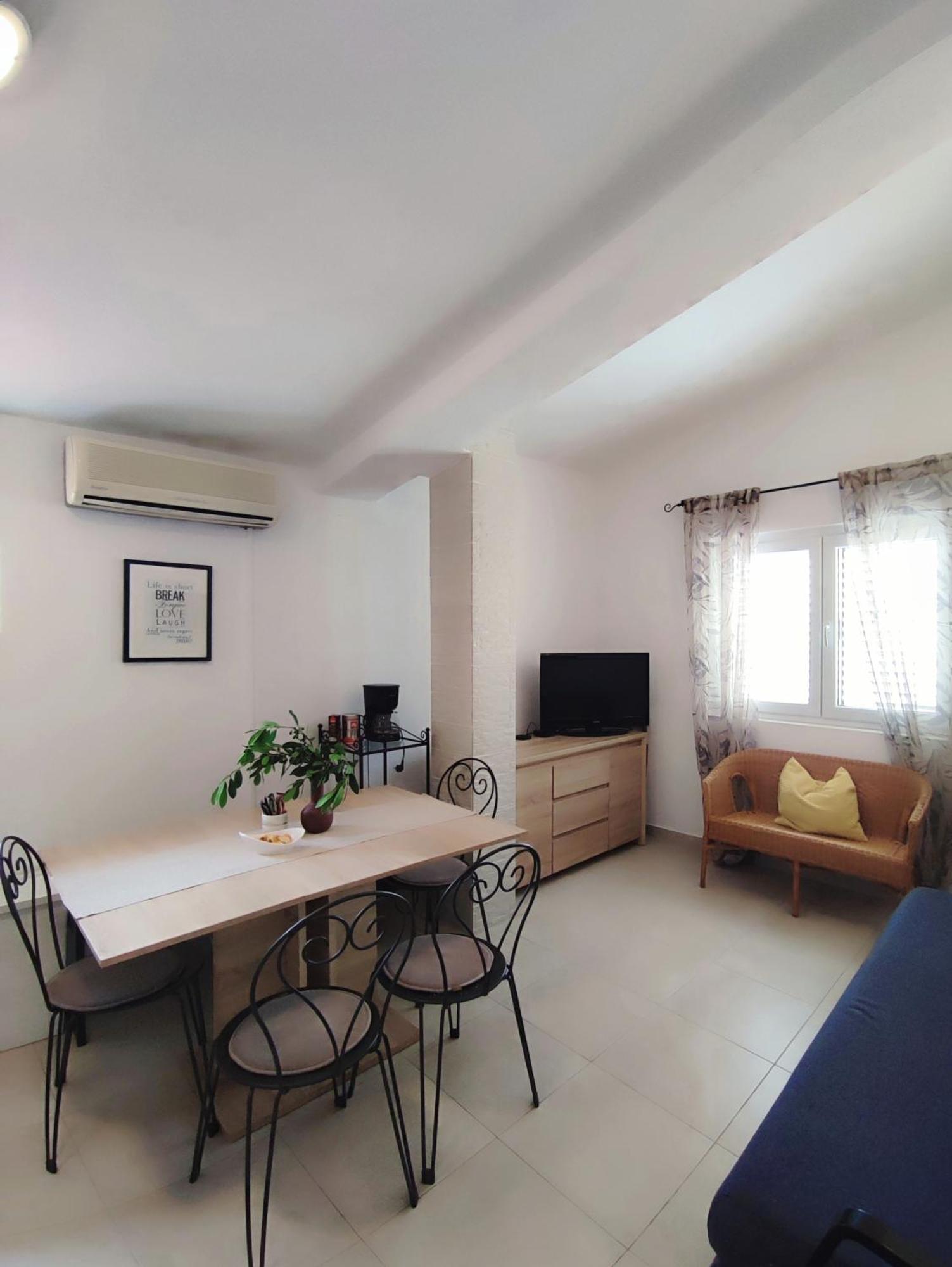 Apartments Divna Baška Voda Extérieur photo