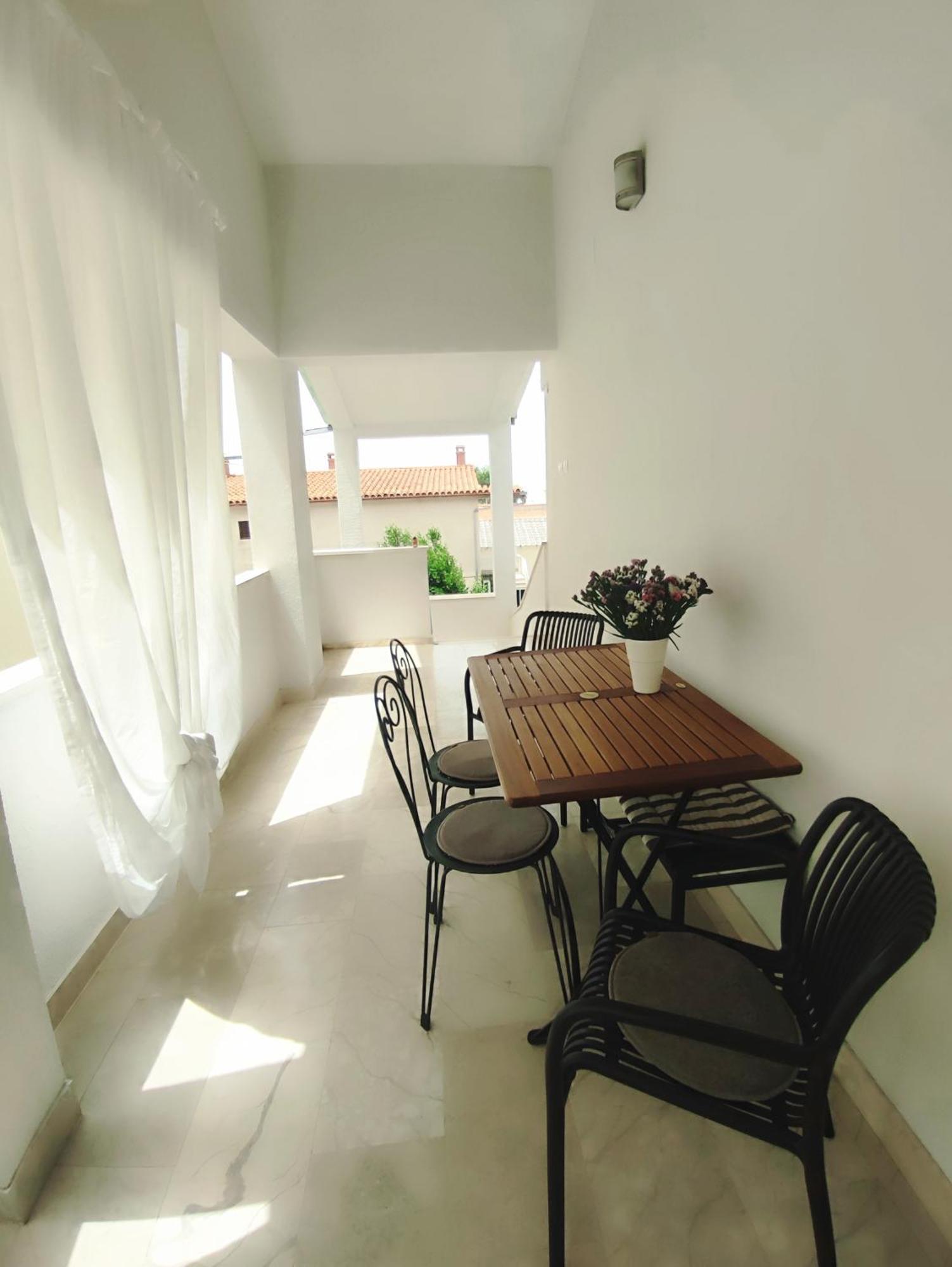 Apartments Divna Baška Voda Extérieur photo