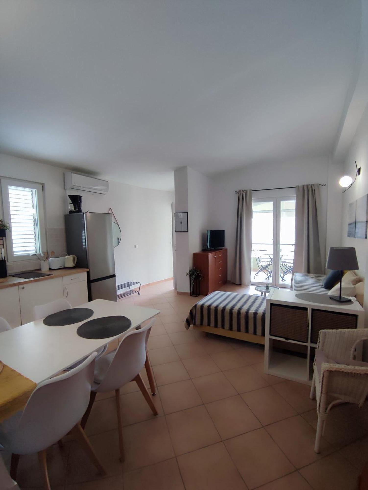 Apartments Divna Baška Voda Extérieur photo