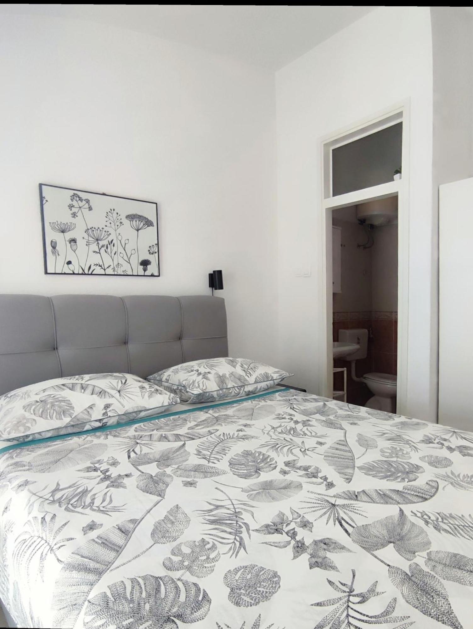 Apartments Divna Baška Voda Extérieur photo