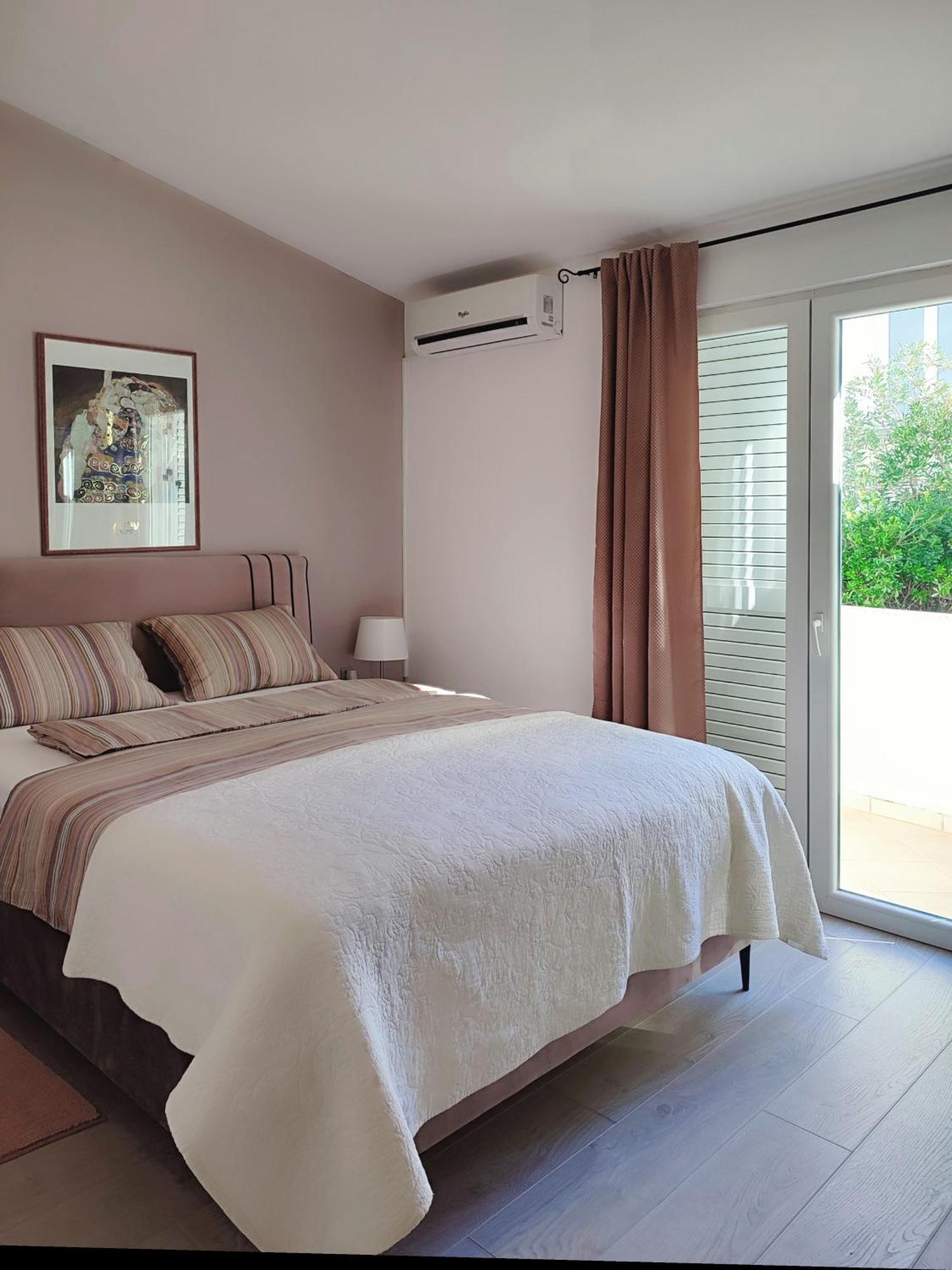 Apartments Divna Baška Voda Extérieur photo